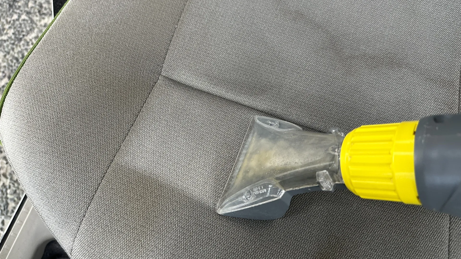 車のシートもプロ仕様！滋賀県守山市で驚くべき車室内清掃！