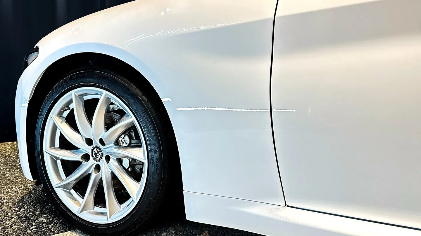 ✨🚗美しく輝くアルファロメオ・ジュリア、FEYNLAB UL...