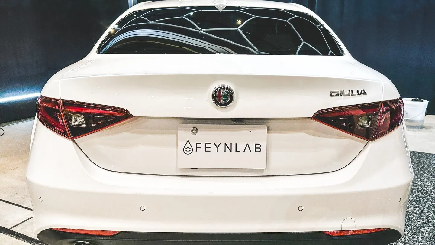 ✨🚗美しく輝くアルファロメオ・ジュリア、FEYNLAB UL...