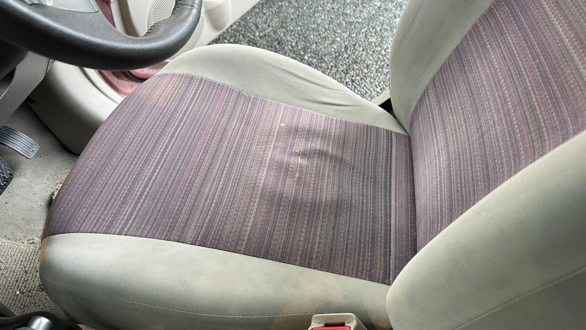 車内清掃の救世主！Rat Garageが提供する嘔吐対応リンサー洗浄サービス