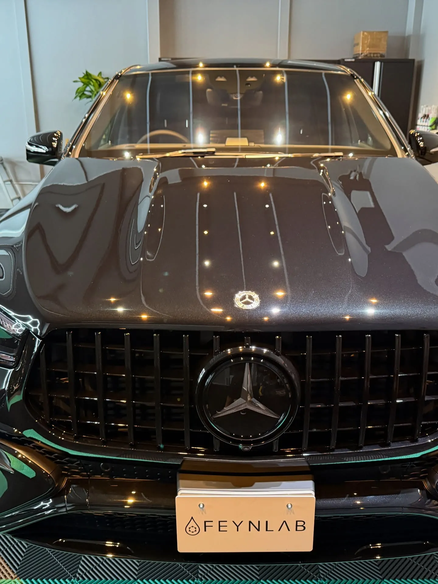 こちらは、新車ベンツGLE450dに施工された特別なコーティ...