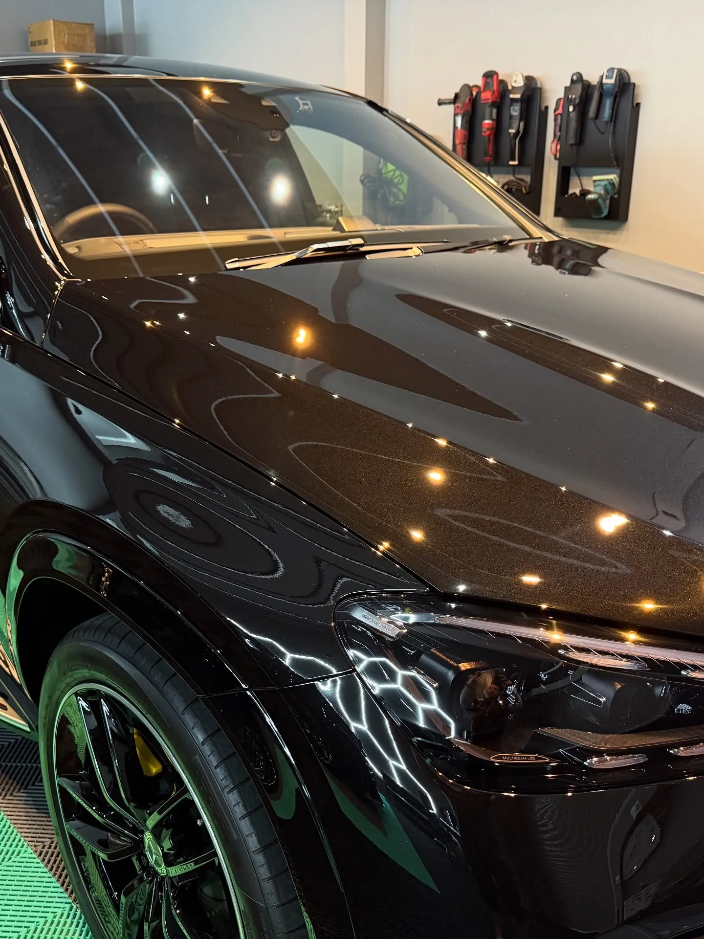 こちらは、新車ベンツGLE450dに施工された特別なコーティ...