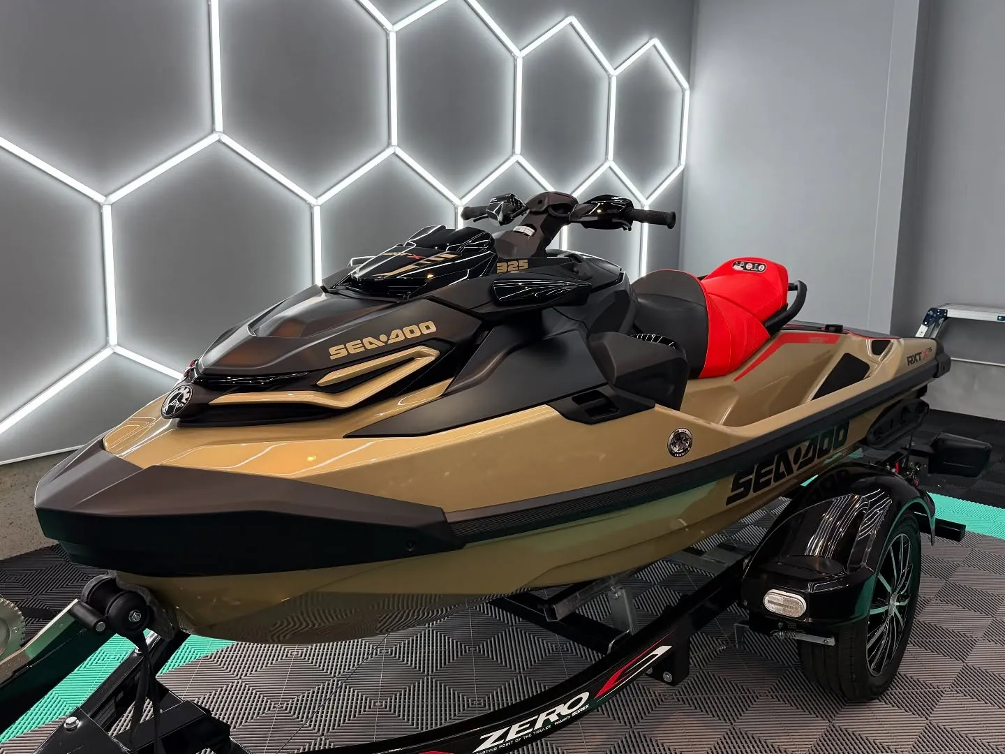 新艇SEA-DOO RXT-X 325がマリン専用セラミック...