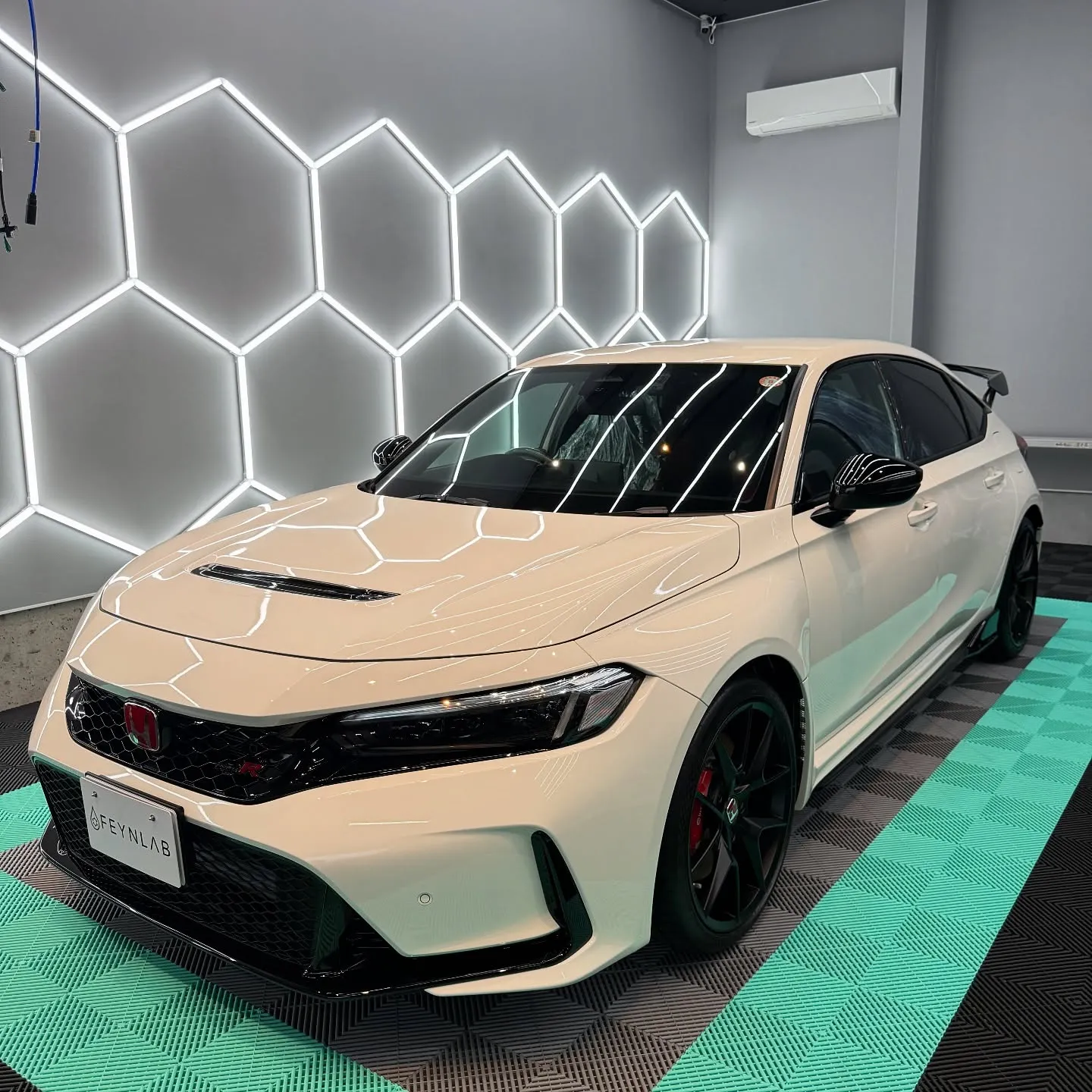 🚗✨新車のシビックタイプRをピカピカにするディテーリングを施...