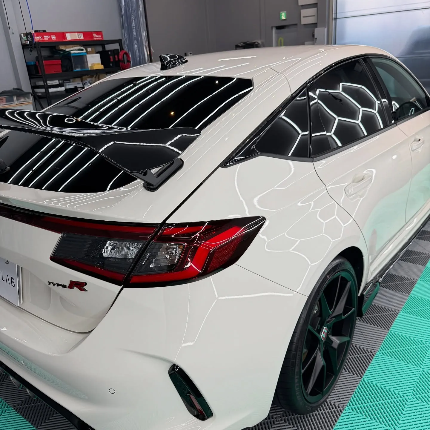 🚗✨新車のシビックタイプRをピカピカにするディテーリングを施...