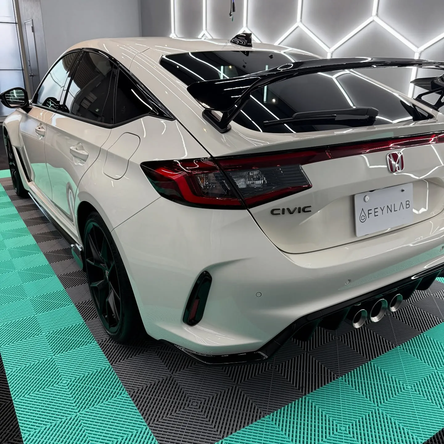 🚗✨新車のシビックタイプRをピカピカにするディテーリングを施...