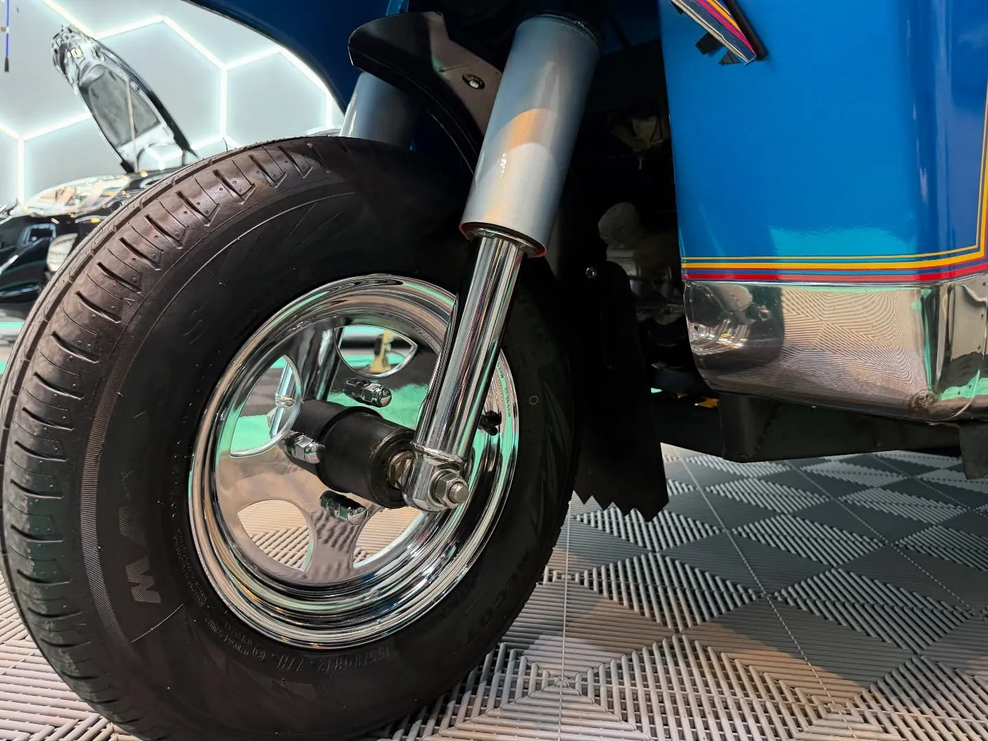 🚗✨ 本日はなんと、新車のトゥクトゥクが入庫しました！