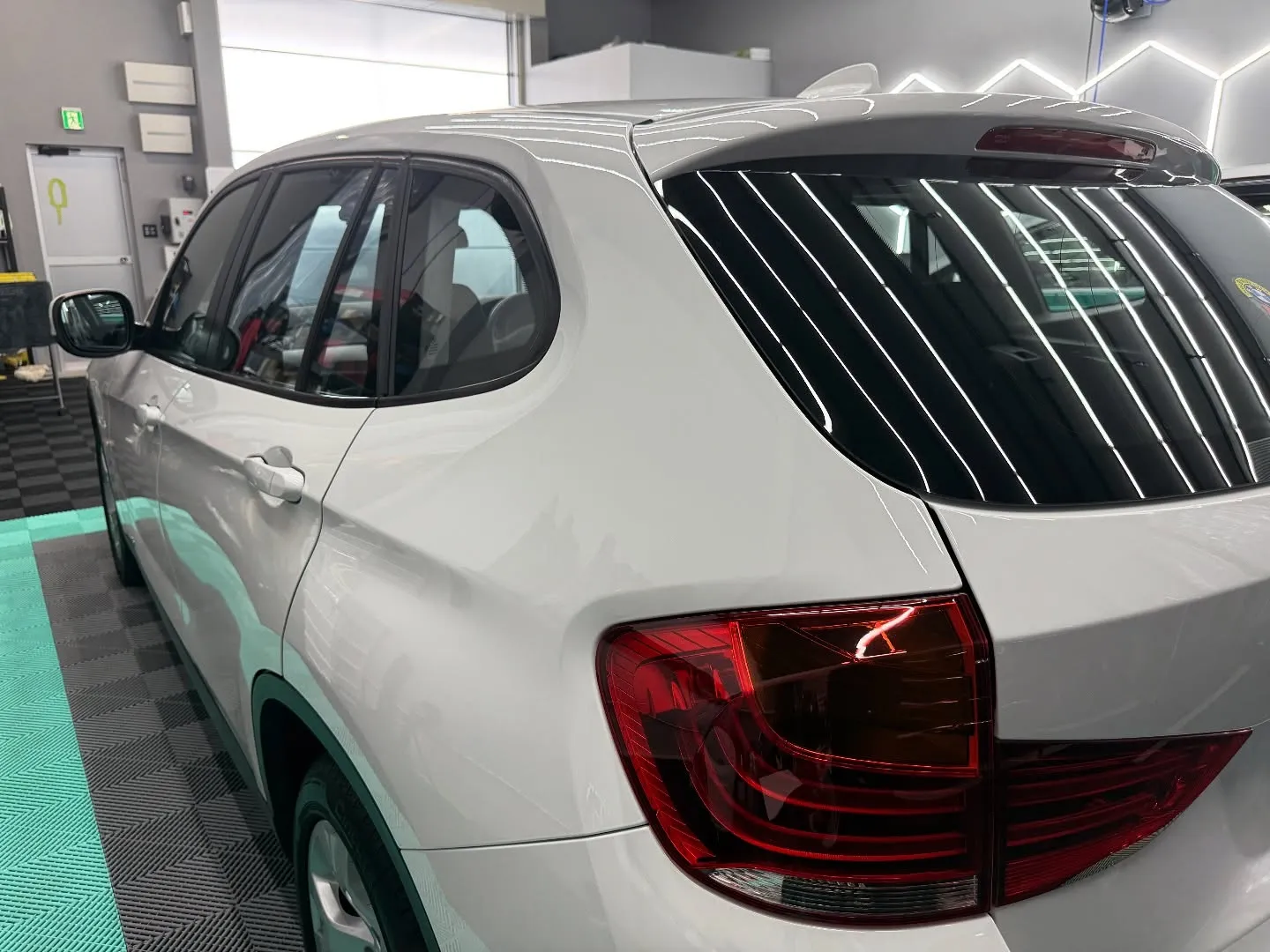 ✨BMW X1の経年車を心を込めてディテーリングしました🚗✨