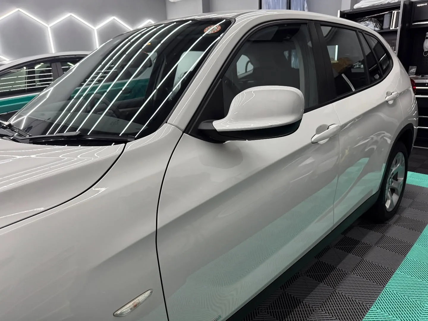 ✨BMW X1の経年車を心を込めてディテーリングしました🚗✨