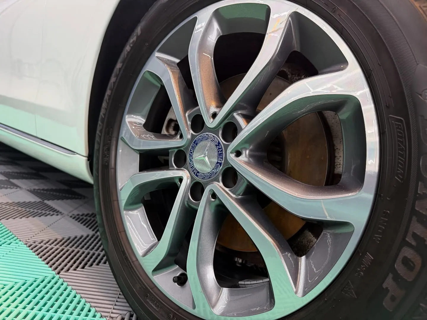 ✨メルセデス Cクラスをディテーリングいたしました！✨