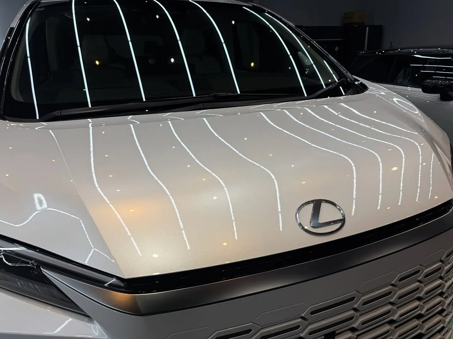 🚗✨ レクサス LM に最高品質のセラミックコーティングを施...