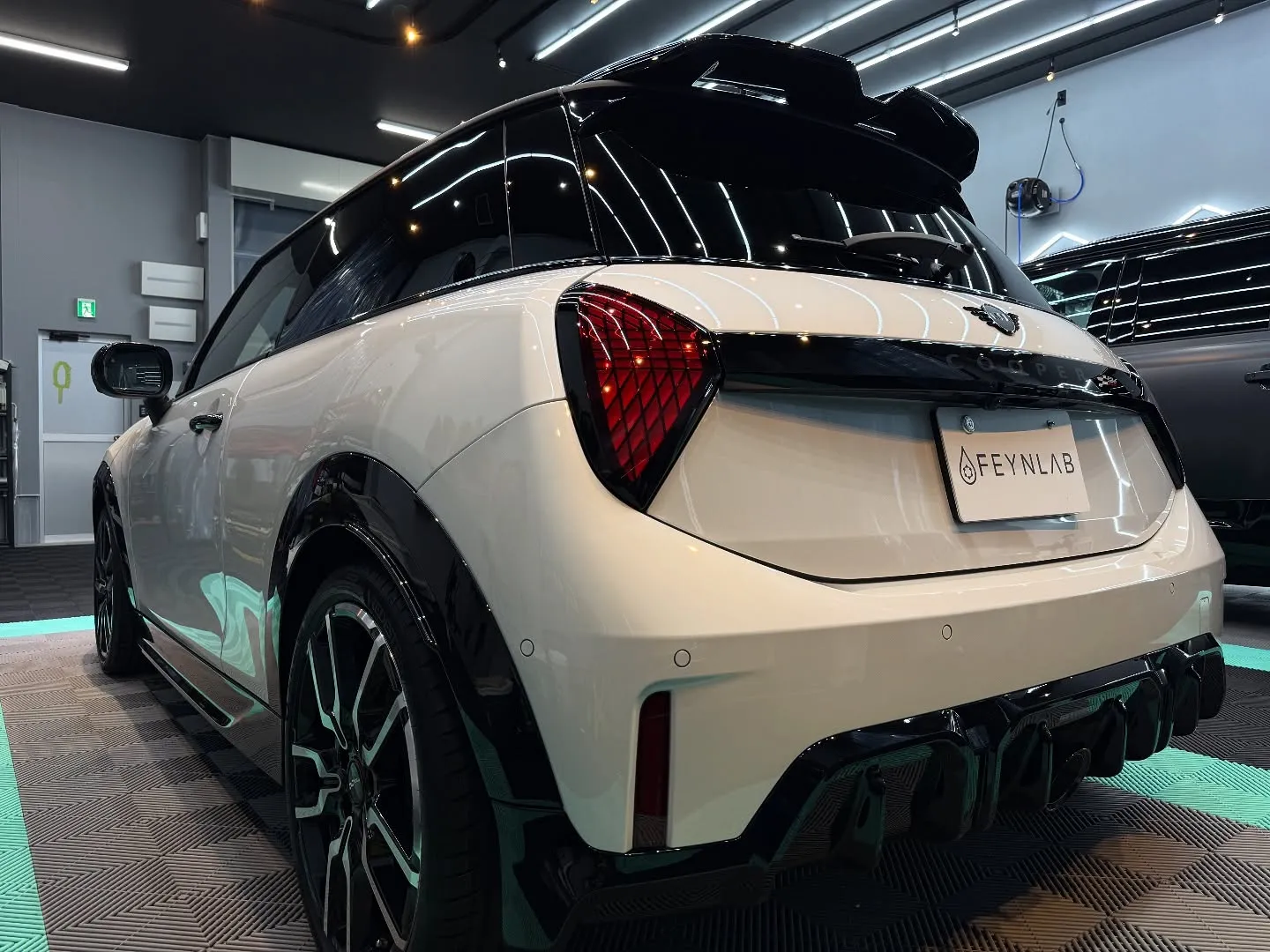 🚗✨ 新車ミニクーパーのJCWをさらなる輝きへ！