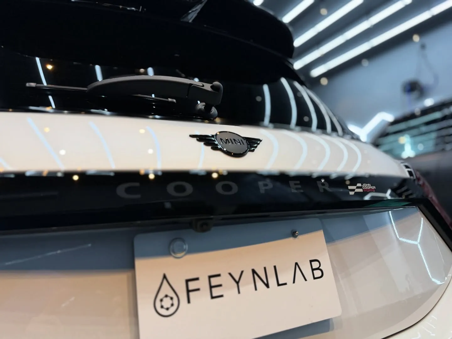 🚗✨ 新車ミニクーパーのJCWをさらなる輝きへ！