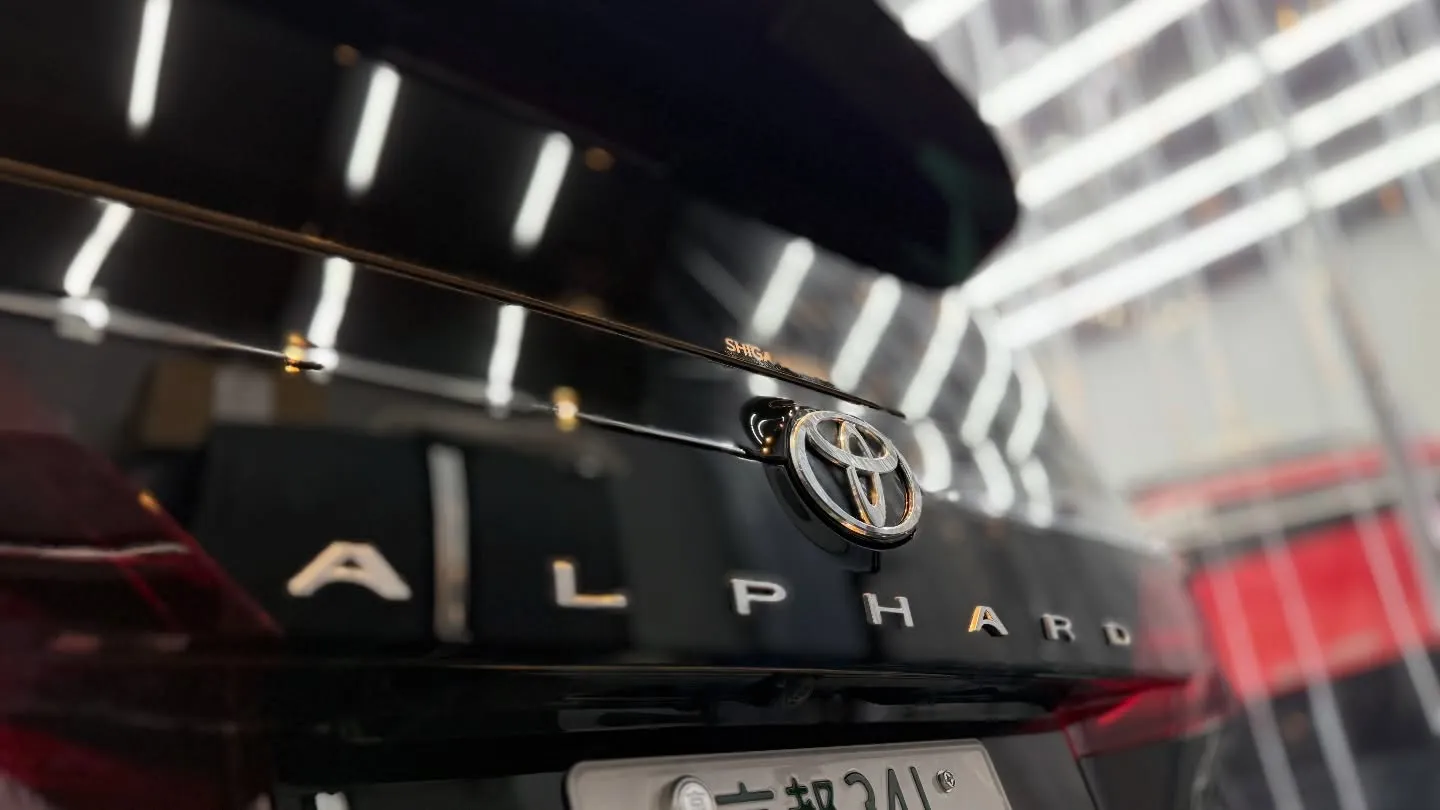 本日は、新車のトヨタ アルファード（202ブラック）を最高の...